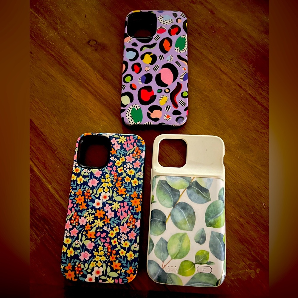 Casely Multicolor Phone Cases IPhone 12, Two bumper cases & one powerbank case